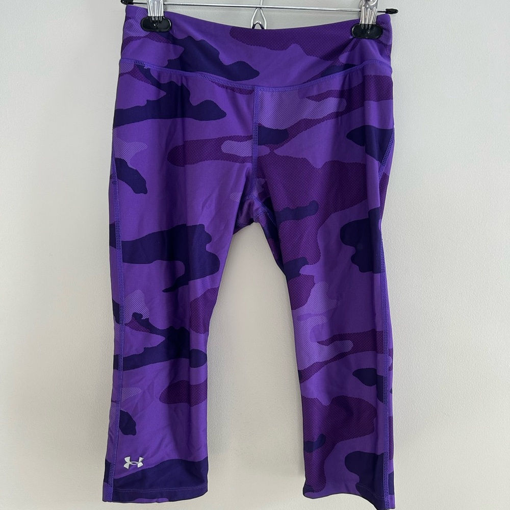 (3/$20) Under Armour women’s small Purple Camo cropped athletic Leggings